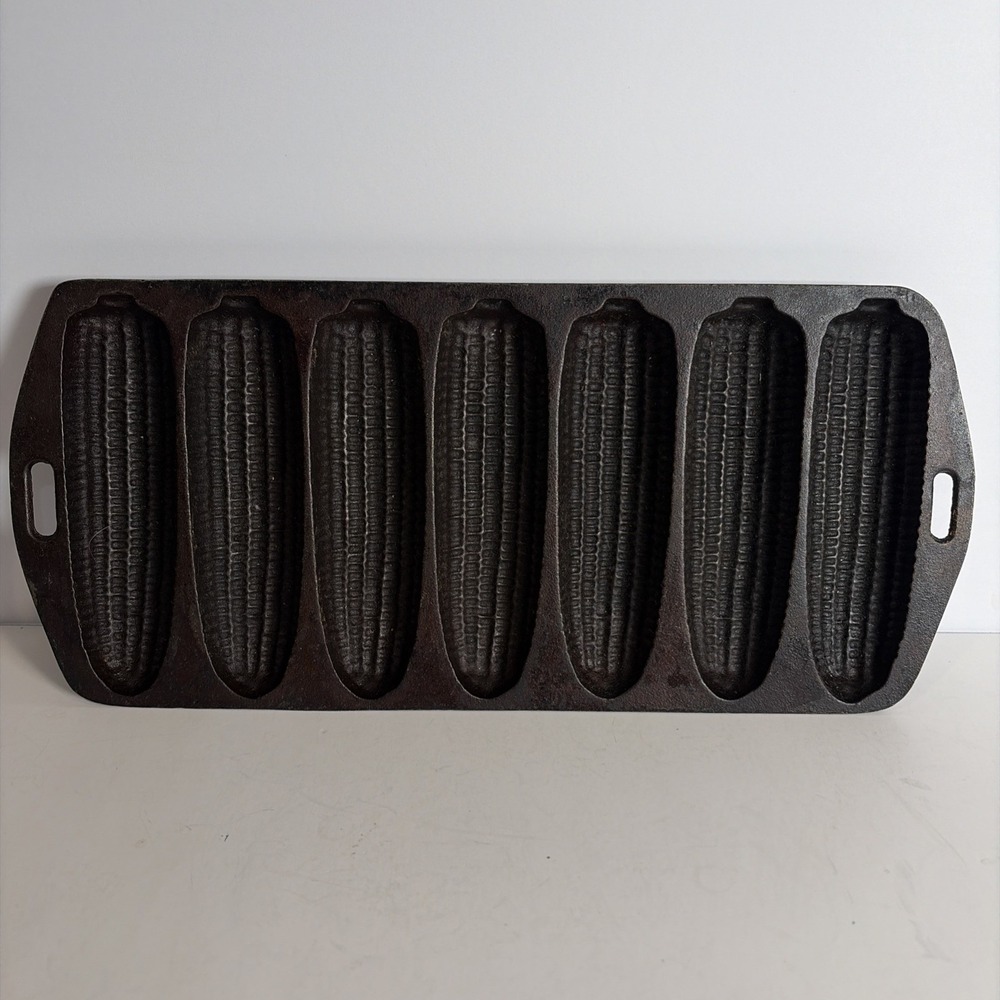 VTG Lodge 27 C Cast Iron 7 Ear Cornbread Corn Stick Pan USA
